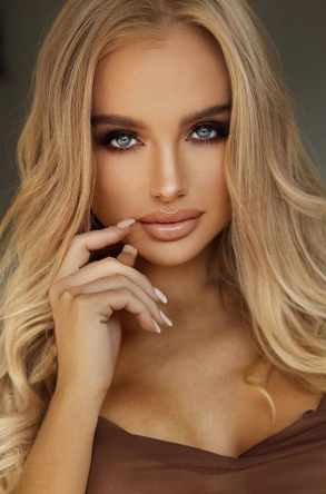 Escort Arabella from Chelsea