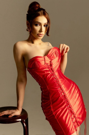 Escort Sixta from Central London