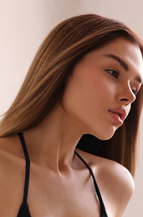 Escort Mikami from Kensington