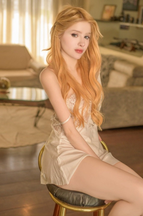 Escort Nefeli from Marble Arch